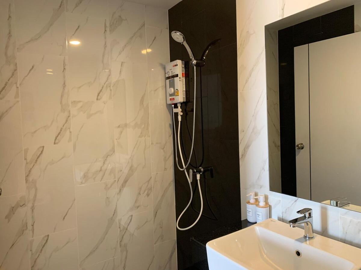 Condo Living In Hat Yai Ban Kho Hong Exterior photo